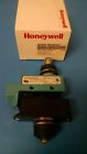 Bze6-rn80x2 Honeywell Limit Switches Sw Spdt Maintained Top Roller Plgr Actr