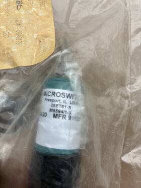 25et61-s Honeywell Momentary Switch New Surplus Unit
