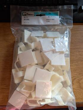 Panduit Bec75-a-t Beveled Entry Clips Us 50 Items