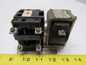 7001 Square D D022 S4 - Class Series A Pilot Duty Relay 600 V