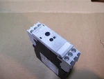 Siemens Simrel 3RP1540-1AB30 1-100SEC Off Delay Time Relay 1NO/NC P1951. Fixed Price $39.99.