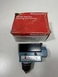 Honeywell Micro Switch DTE6-2RN Dpdt 15A 250VAC Enclosed Top Plunger Series. Fixed Price $84.00.