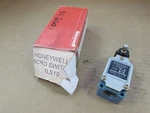 Honeywell 1LS10 Limit Switch 10A-120,240 OR480V 1/3HP (new). Fixed Price $45.97.