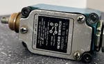 Honeywell 8LS125 Limit Switch Spdt Wobble Cat Whisker 10A 480V Nema IP67. Fixed Price $55.00.