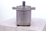 Rexroth R979026725 515 500 013 Gear Pump. Fixed Price $210.00.